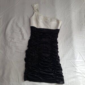 Black & White One-Shoulder Strap Dress [City Triangles] [Size M]